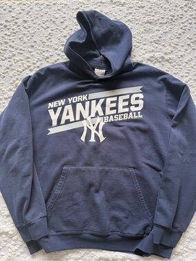 Genuine Merchandise Navy New York Yankees Hoodie with White Logo